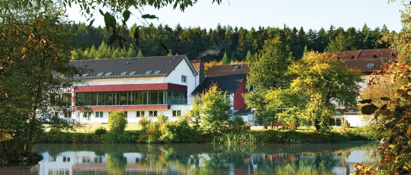 Die idyllisch im Grnen gelegenen Kliniken Wied sind zum Thema Sucht  ein Gastgeber der Sozialrundreise am 10. Mai. Foto: Veranstalter 