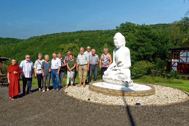 Buddhistisches Kloster Hassel bei Pracht war das Ziel