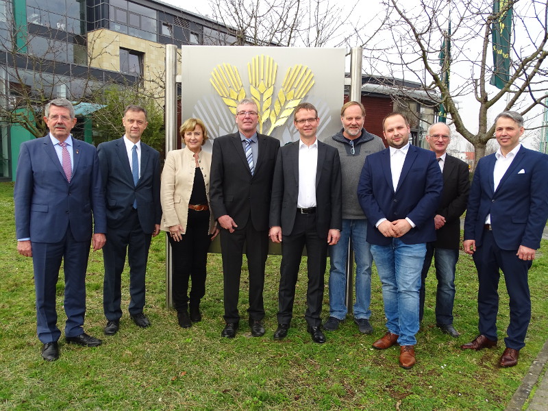 Das knftige Prsidium des BWV Rheinland-Nassau. Von links: Ehrenprsident Leo Blum, Vizeprsident Walter Clsserath, Rita Lanius-Heck, Michael Horper, Dr. Thorsten Zellmann, Matthias Mller, Benjamin Purpus, Vizeprsident Manfred Zelder und Harald Schneider.