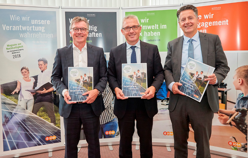 Im Rahmen der Jahres-Pressekonferenz hat Vorstandsvorsitzender Josef Rnz heute Bilanz gezogen und die neue strategische Ausrichtung des Unternehmens erlutert. Foto: evm