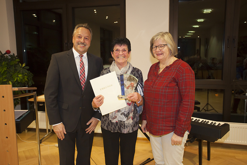 Emmi Kraus erhielt den Ehrenamtspreis. Foto: Wolfgang Tischler