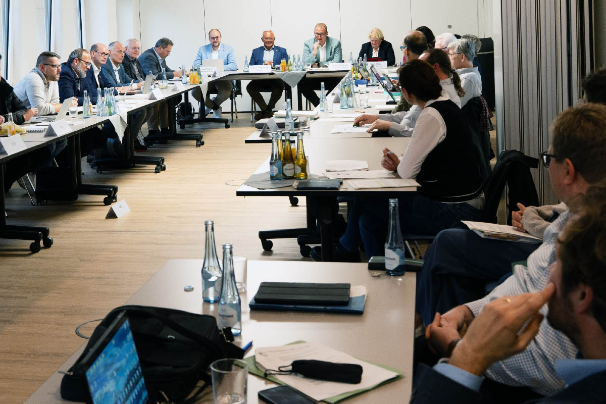 Kreis Neuwied mit Haushaltsberschuss - Landrat fordert Reformen