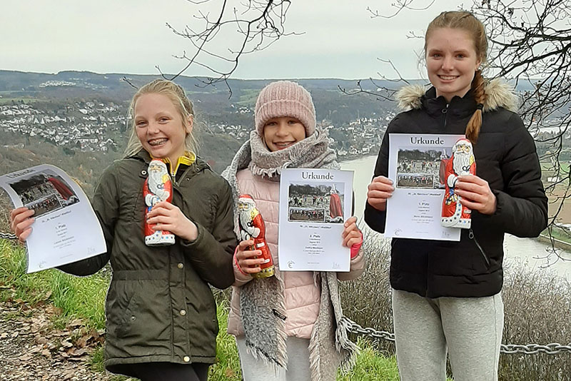 Drei Kreismeisterinnen im Team W10-15: v.l. Leonie Bckmann, Celina Medinger und Marie Bckmann. Foto: Verein