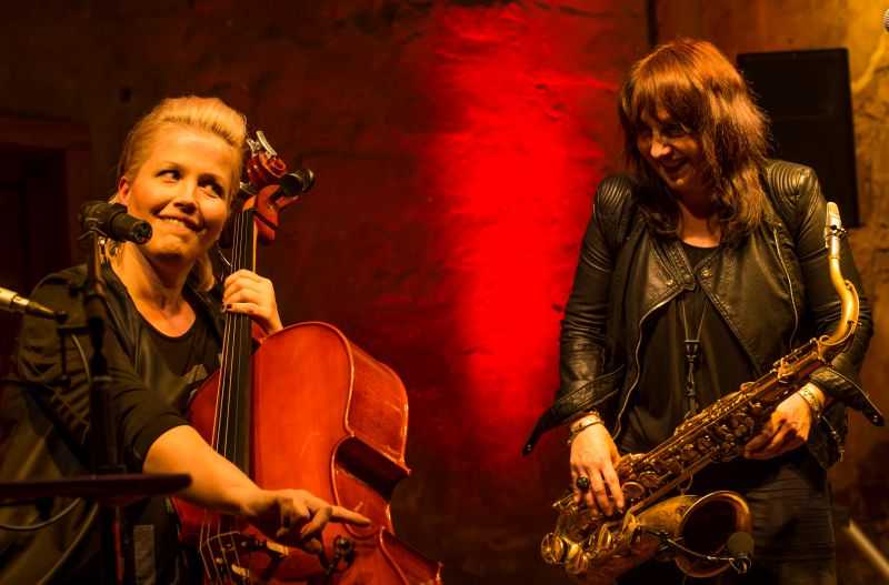 Lulo Reinhardt Accoustic Lounge feat. Annette Kreuz und Carolin Hild
