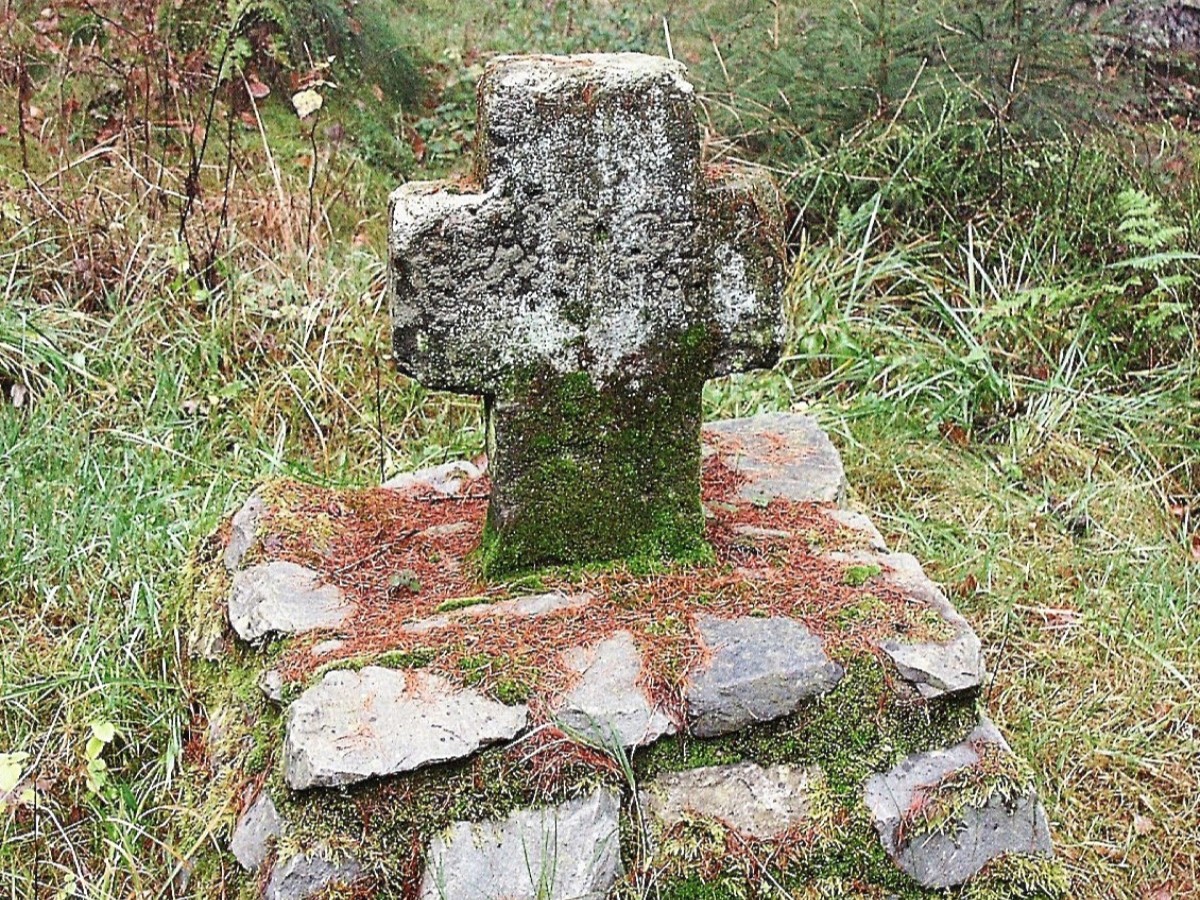 Das Bucher Kreuz unweit der Alten Poststra�e nach der Instandsetzung durch den Wissener Bauhof. (Foto: Bernhard Theis)
