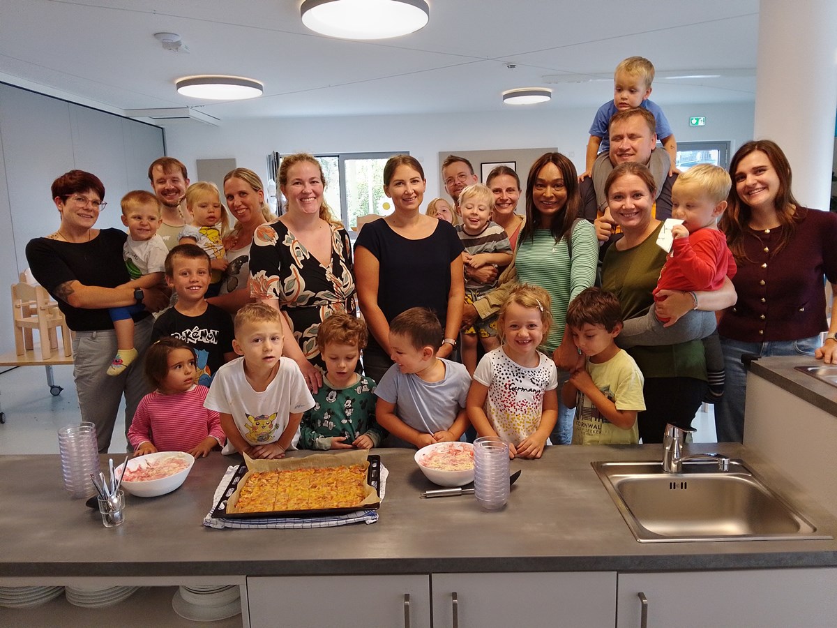 Gro und Klein hatten bei der Koch- und Backaktion eine Menge Spa (Foto: Veranstalter)