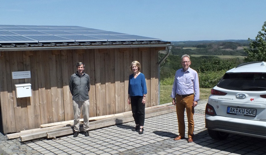 12.000 Euro Frderung: Solartankstelle am Kunsthaus Wldchen