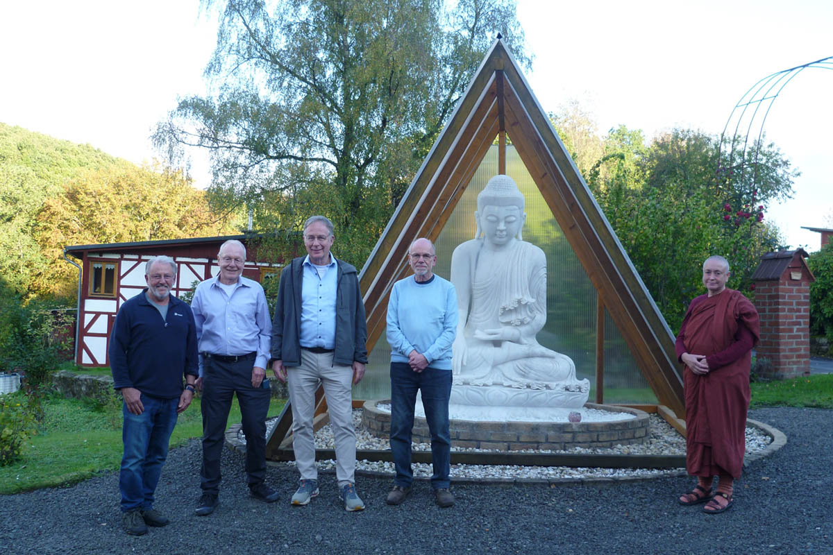 Jährliche Sitzung der Dhamma-Stiftung im Kloster Hassel