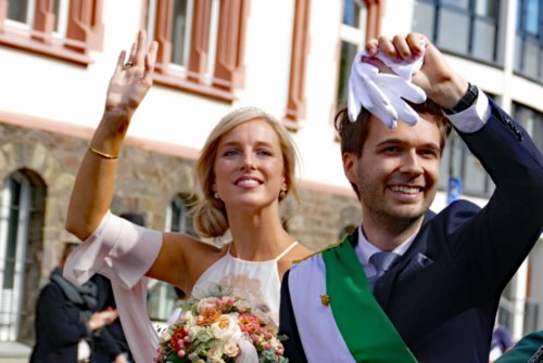Jubilums-Regenten: Schtzenknig Fabian Bodora mit seiner Knigin Anna-Lena Jung. (Foto: by)