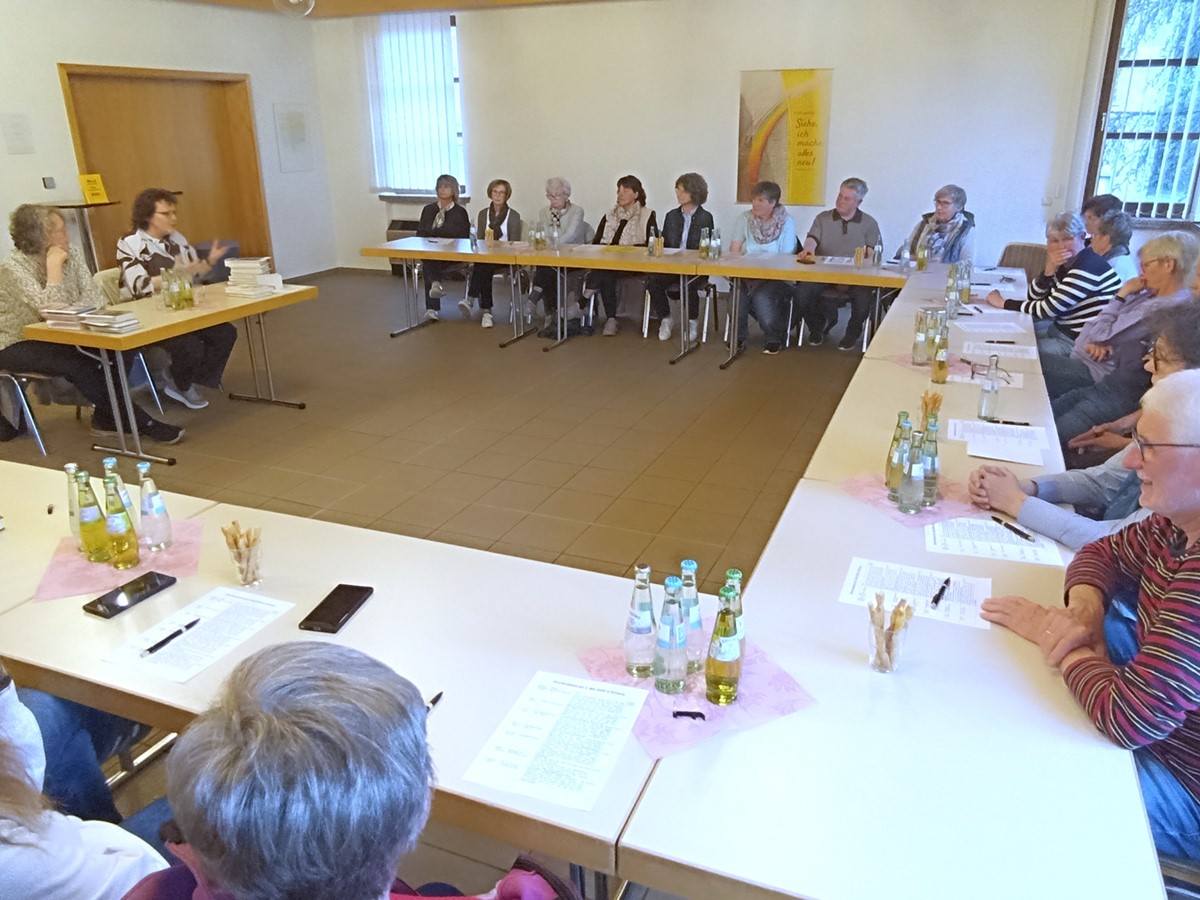 Literatur, die Mut macht: Buchvorstellung in Kirburg bewegt zahlreiche Zuh�rer
