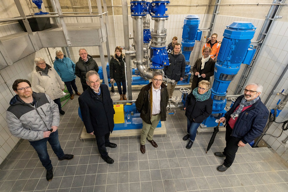 v.l.: Tobias Friggen (kaufm. Werkleiter VGW Daaden), Anneliese He (Erste Beigeordnete VG Daaden-Herdorf), Roswitha Denker und Gundolf Jung (Beigeordnete VG Daaden-Herdorf), Andreas Heidrich (Brgermeister VG Bad Marienberg), Jennifer Hahn (SGD Nord), Karsten Lucke (Erster Beigeordneter VG Bad Marienberg), Sabine Schlosser (Kaufm. Werkleiterin VGW Bad Marienberg), Malte Krmer (SGD Nord), Kirstin Hfer (Ortsbrgermeisterin Nisterberg), Matthias Hombach (Techn. Werkleiter VGW Bad Marienberg. (Fotoquelle: VG Bad Marienberg)