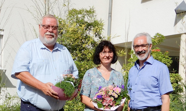 Groe Freude in Daaden: Barbara Lindenbeck wird als neue Hausrztin von Brgermeister Wolfgang Schneider (rechts) und Stadtbrgermeister Walter Strunk begrt. (Foto: Verbandsgemeindeverwaltung Daaden-Herdorf) 