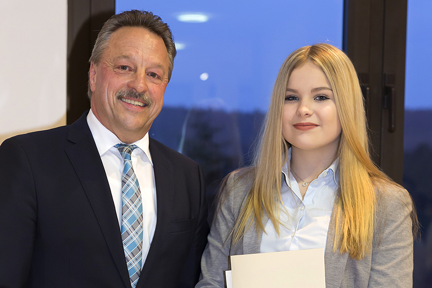 Lisa-Marie Peters aus Hmmerich wurde bei der Sportlerehrung ausgezeichnet. Foto: Helmi Tischler-Venter