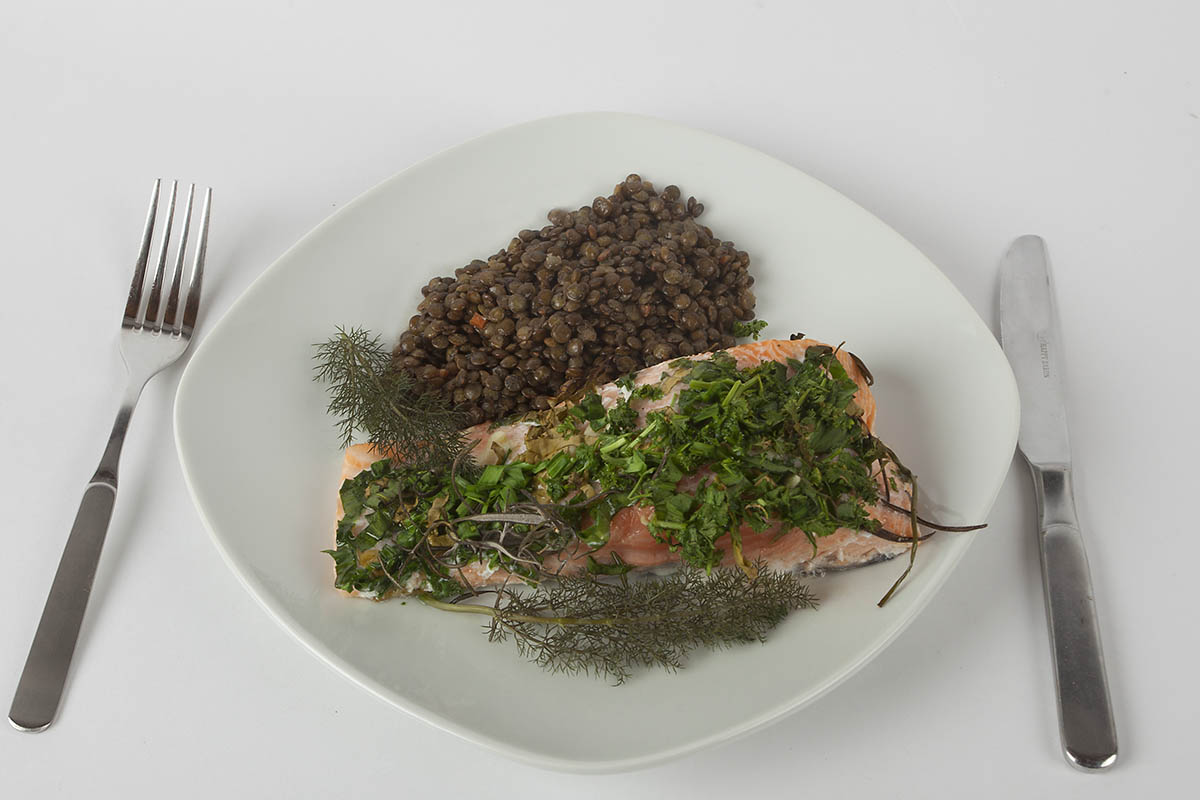 Westerwlder Rezepte: Lachs mit Krutern und Linsen