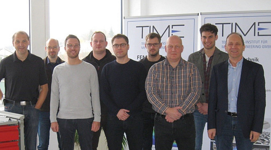 Die Teilnehmer am Ende der Lean-Praktiker-Ausbildung mit Time-Geschftsfhrer Dr. Ralf Polzin (rechts). (Foto: Time, Wissen) 