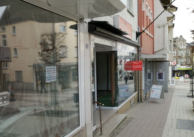 In der Altenkirchener Fugngerzone stehen unter anderem diese beiden Ladenlokale leer. (Foto: hak)