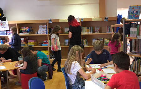 Bisher haben sich schon ber 250 Kinder und Jugendliche zum diesjhrigen Lesesommer in der Hachenburger Stadtbcherei Werner A. Gth angemeldet. (Foto: Stadtbcherei)