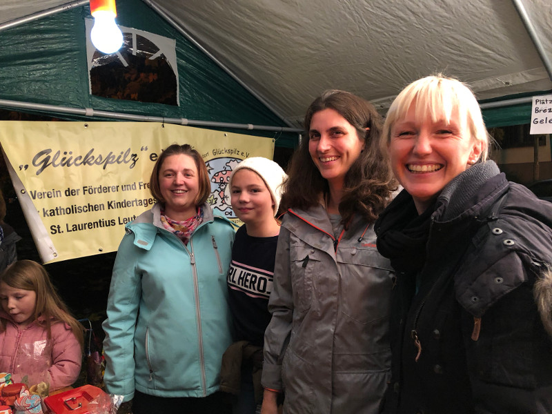 Das Team vom Frderverein Glckspilz feierte an St. Martin einen Verkaufserfolg. Foto: Privat