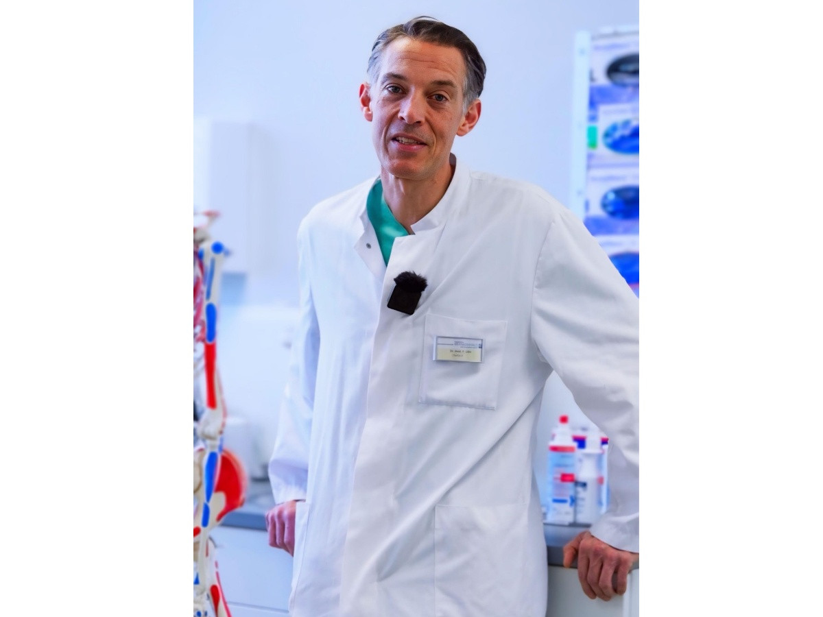 Dr. med. Patrick L�hr, Chefarzt der Orthop�die und Unfallchirurgie des Evang. Klinikums Westerwald (EKW), Leiter des zertifizierten Endoprothetikzentrums der Maximalversorgung (EPZ max.). (Foto: Anja Nassen, Evang. Klinikum Westerwald)