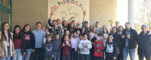 DasSams, Harry Potter, Die Olchis fliegen in die Schule und Ein Hund spricht nicht mit jedem gehrten zu den Titeln, die die Schler der Berufsbildenden Schule (BBS) Betzdorf-Kirchen den Schtzlingen der Michael-Grundschule anlsslich des bundesweiten Vorlesetages nher brachten. (Foto: privat)