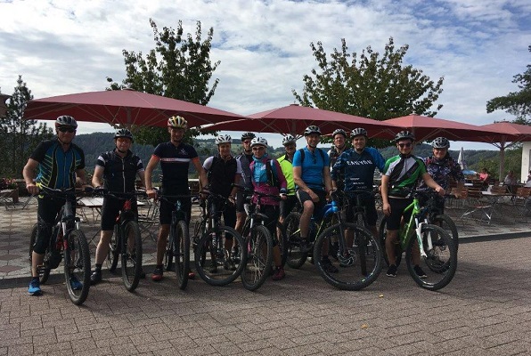 Der MTB-Treff auf Abschlusstour (Foto: TuS Horhausen)