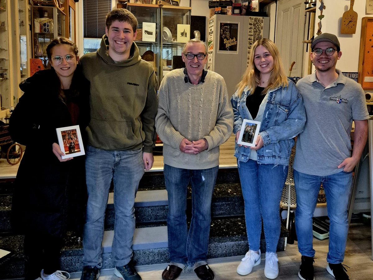 Gruppenfoto vn links nach rechts: Fenja Becker-Rttgen und Lukas Schmitz, Gerhard Khnlenz, Lara Wintermeyer und Niklas Roeder (Foto: Torsten Komar)