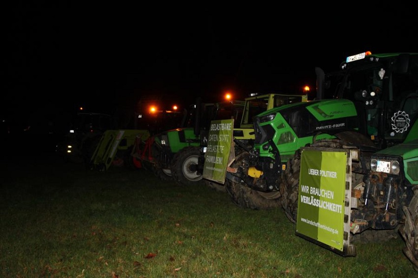 Das Aktionsbndnis "Land schafft Verbindung" hat zu Mahnfeuern aufgerufen. (Fotos: privat)