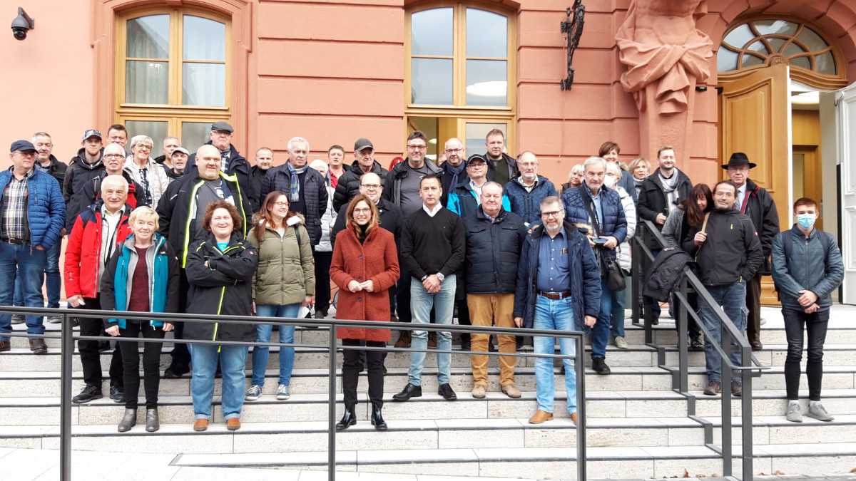 Fluthelfer und andere Interessierte besuchten den Mainzer Landtag. (Foto: Privat)