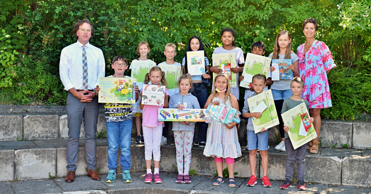 Die jungen Knstler bei der Preisverleihung. (Foto: Grundschule Hamm)