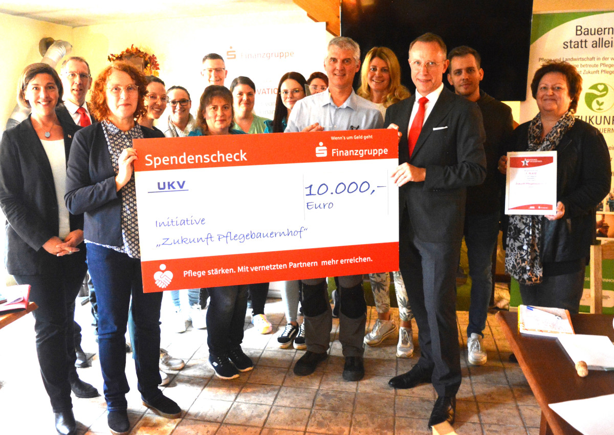 Bei der Scheckbergabe herrschte groe Freude. (Fotos: Wolfgang Rabsch)