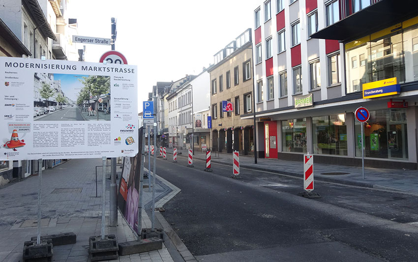 Blick in den unteren Teil der Marktstrae, der voraussichtlich in der zweiten Mrzwoche die abschlieende Deckschicht erhlt. Fotos: Stadt Neuwied