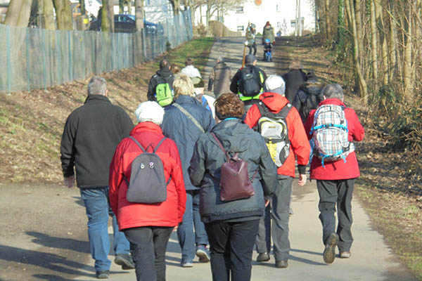 Jeder kann sich der Pilgergruppe anschlieen. Foto: privat