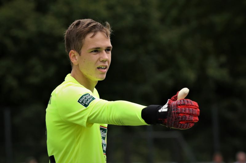 Matheo Raab, der bereits mit 16 Jahren bei den Eisbachtaler Sportfreunden im Seniorenbereich debtierte, unterschrieb am Donnerstag einen Profivertrag beim 1. FC Kaiserslautern. Foto: SF Eisbachtal/Egenolf