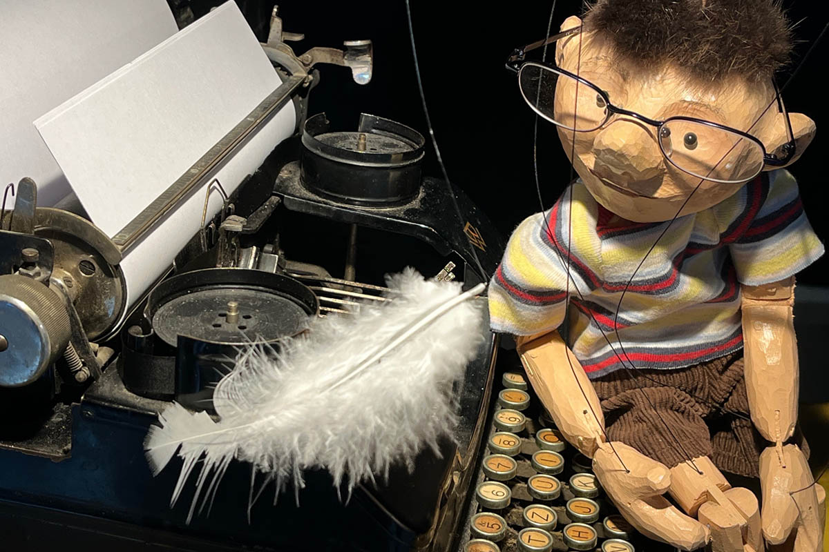 Am 24. Mai knnen kleine und groe Zuschauer bei der Vorstellung des Figurentheaters Tearticolo erleben, wie Mats seinem persnlichen Schutzengel begegnet. Foto: Matthias Trger/Figurentheater Tearticolo