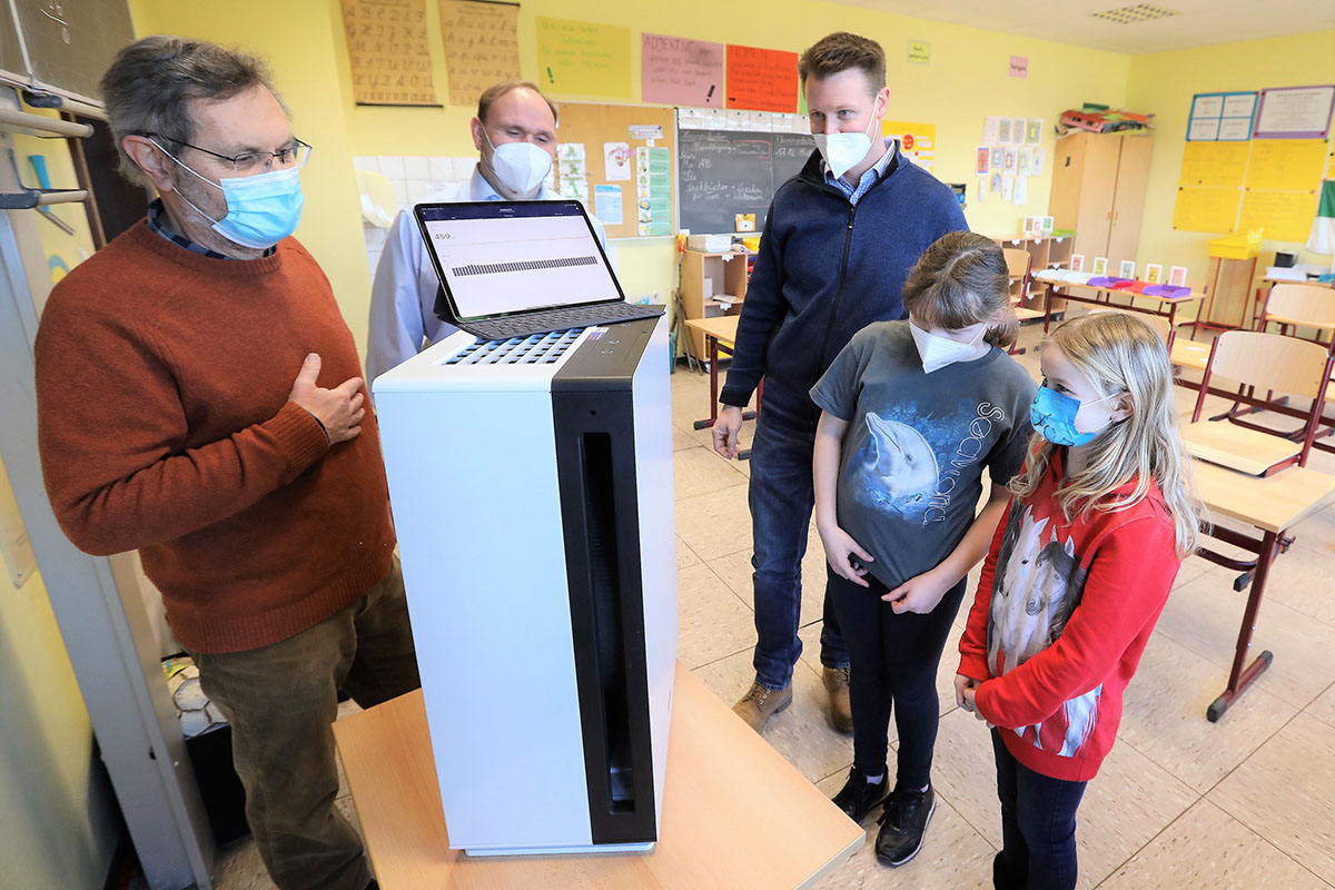 Grundschule Melsbach hat neue Luftreiniger mit medizinischer Zulassung 