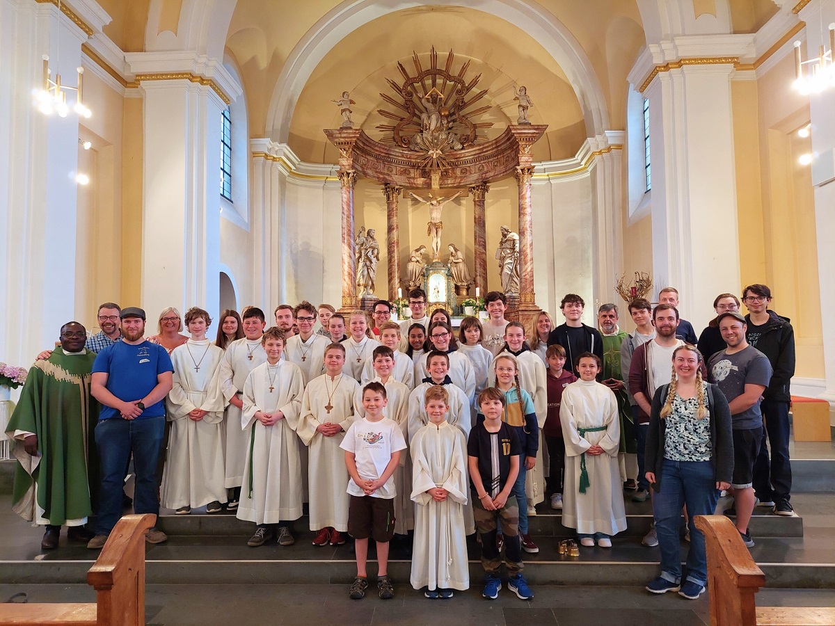 Den Abschluss des ersten Messdienertages im Pastoralen Raum Neuwied bildete ein Gottesdienst in der Bad Hnninger Pfarrkirche. (Foto: Tobias Wolff)