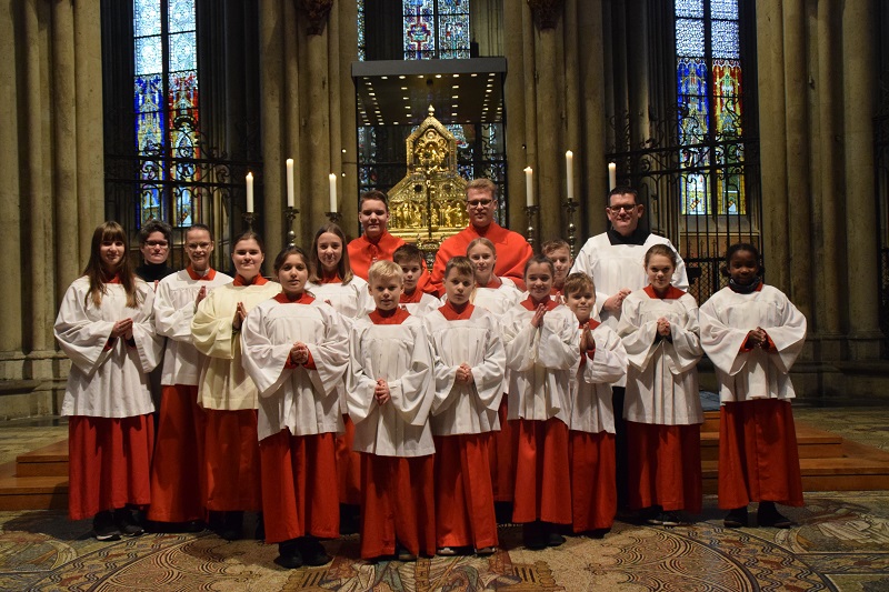 Wissener Messdiener begleiteten Hochamt im Klner Dom