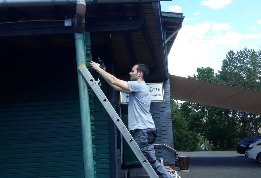 Michel Hhn stand dem Verein whrend des Projekts und der Installation zur Seite.(Foto: St. Hubertus Schtzenbruderschaft)