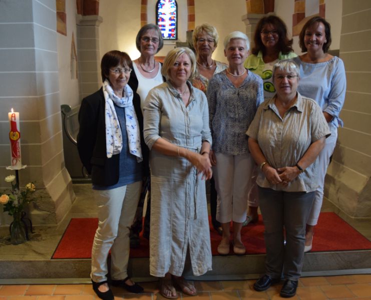 In der hintere Reihe die mitwirkenden der Kirchengemeinde Inge Runge, Annemarie Hachenberg, Gabi Eickhoff, Patricia Oster, Kerstin Schwanbeck-Stephan, in der vorderen Reihe die Gleichstellungsbeauftragte der Verbandsgemeinde Ute Starrmann, vom Frauennotruf Barbara Beckmann und Doris Eyl-Mller. Foto: privat