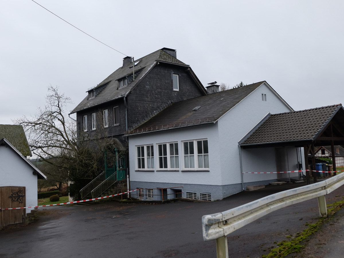Infos fr Mittelhofer Brger: Was wird aus der "Alten Dorfschule Steckenstein"?