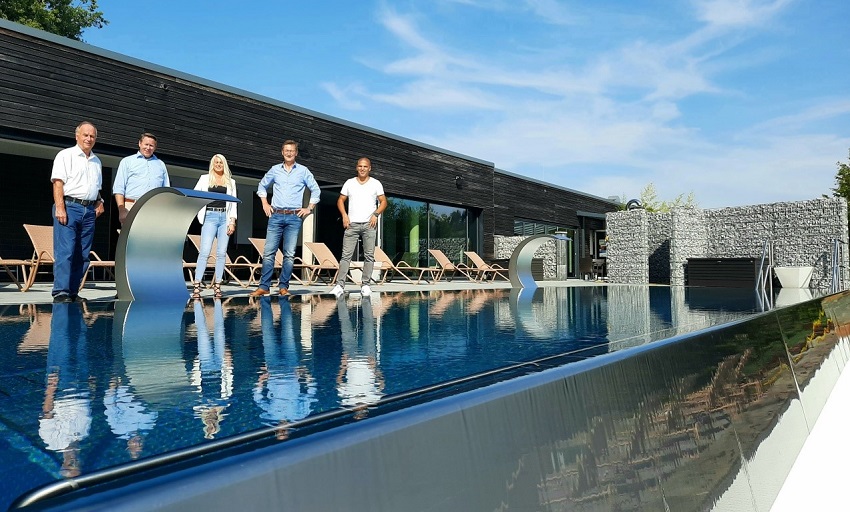 Neuer Infinity-Pool im Molzbergbad setzt Mastbe in der Region