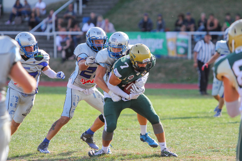 Farmers-Receiver Nico Schn (am Ball). Foto: Verein