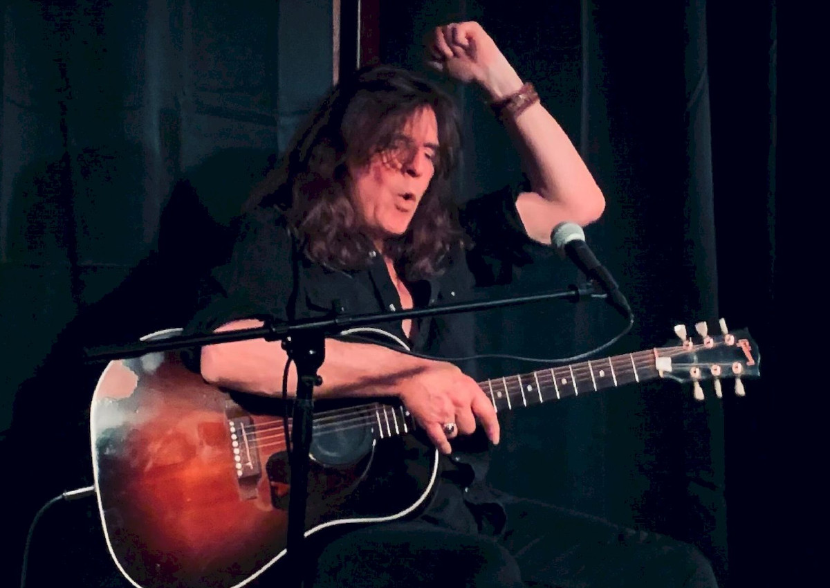 Blues, Jazz, klassische und spanische Gitarrenmusik machen die Auftritte von Claude Bourbon zu einem besonderen Erlebnis. (Foto: Rick Landers)