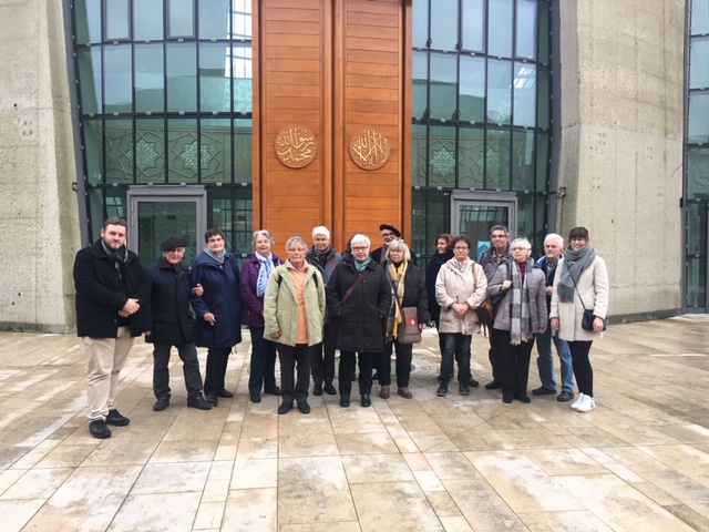 Besucher aus dem Kreis Altenkirchen staunten ber die Klner Zentralmoschee. (Foto: Kreisverwaltung Altenkirchen) 