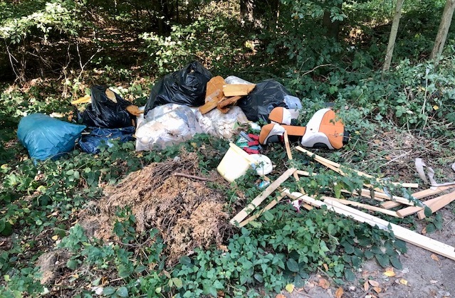 Illegale Mllentsorgung in Krunkel (Fotos: VG-Verwaltung)