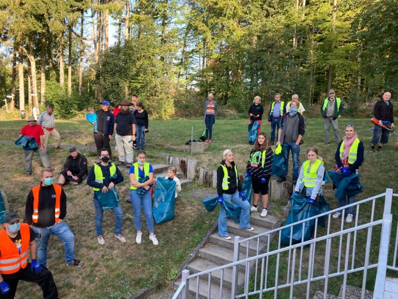 Viele Helfer waren in und um Wirges zum Mllsammeln angetreten. Fotos: Josef Huf  