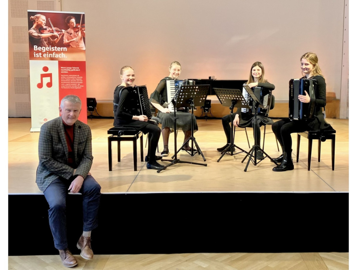 Unter der Leitung von Michael Wagner verbuchte das Akkordeon-Quartett der Kreismusikschule einen gro�artigen Erfolg bei "Jugend musiziert". (Foto: Kreisverwaltung/Holger Telke)
