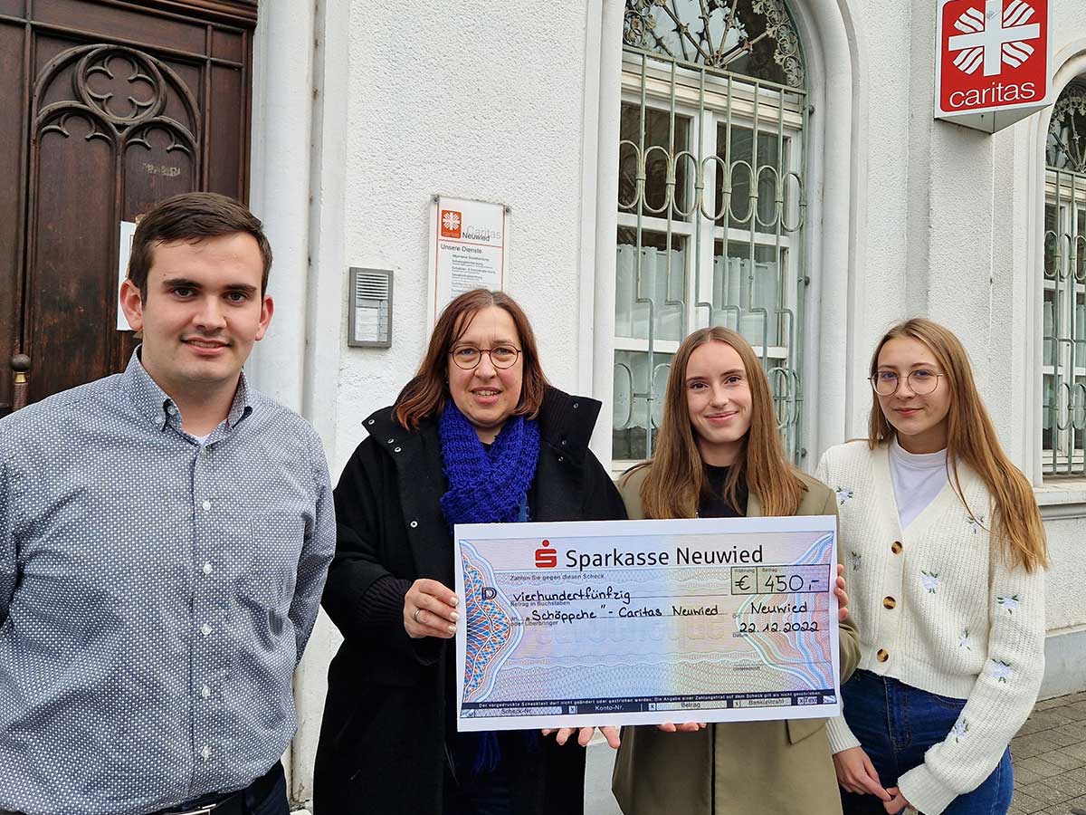 Studenten und Auszubildende des Finanzamt Neuwied spenden an "Schppche Neuwied" 