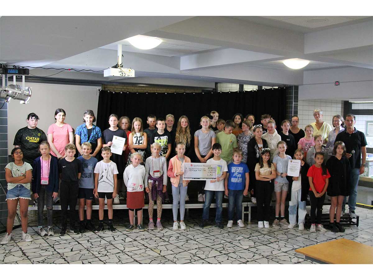 Sammelerfolg an der Realschule plus Neustadt/Wied fr Kinder in Not