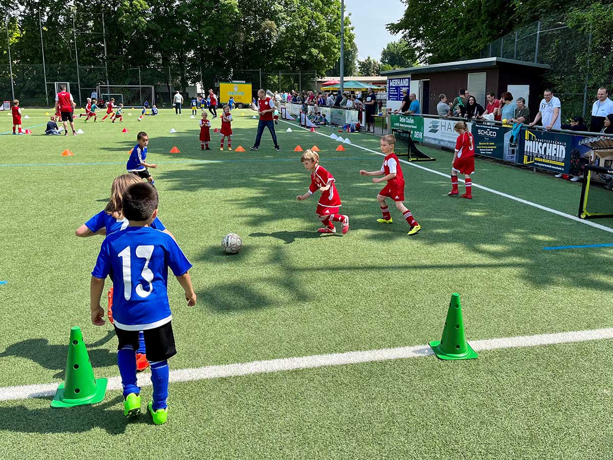 Es wimmelte nur so von motivierten Fuballern. (Foto: SV Feldkirchen)